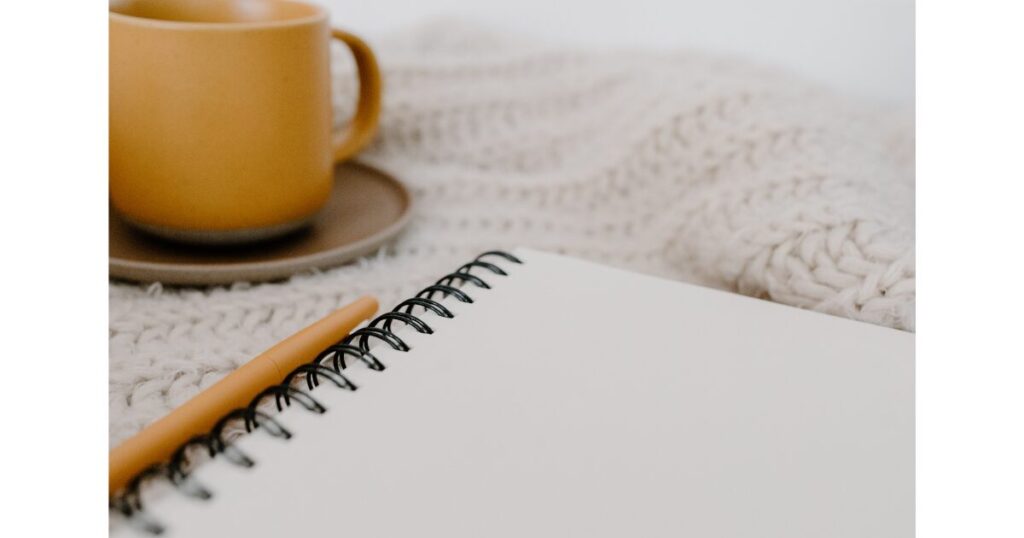 ノート　ペン　紅茶　リラックス